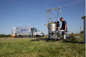 Installing the Royal Eijkelkamp Smart Lysimeter at KNMI